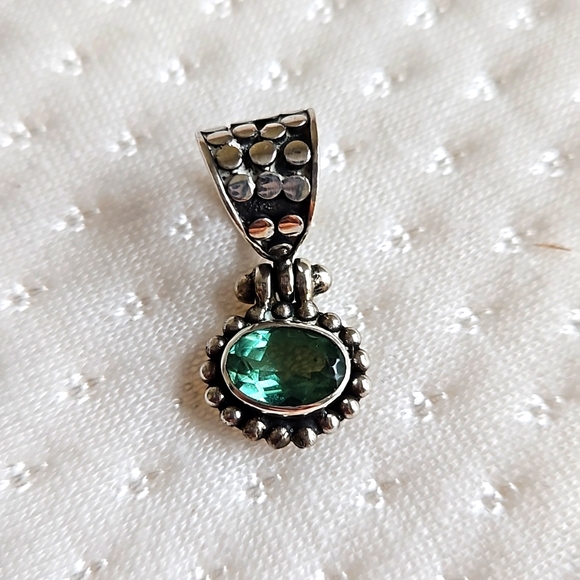 Vintage Jewelry - Vintage crystal pendant